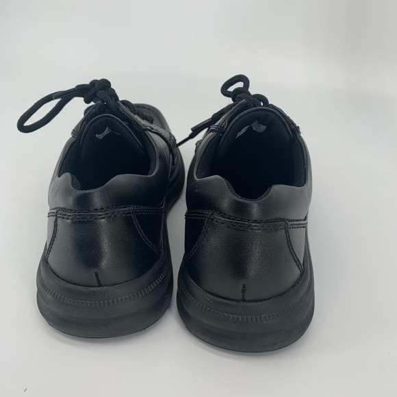🚨Hush Puppies Black Boys Shoes Size 8 - Picture 3 of 7